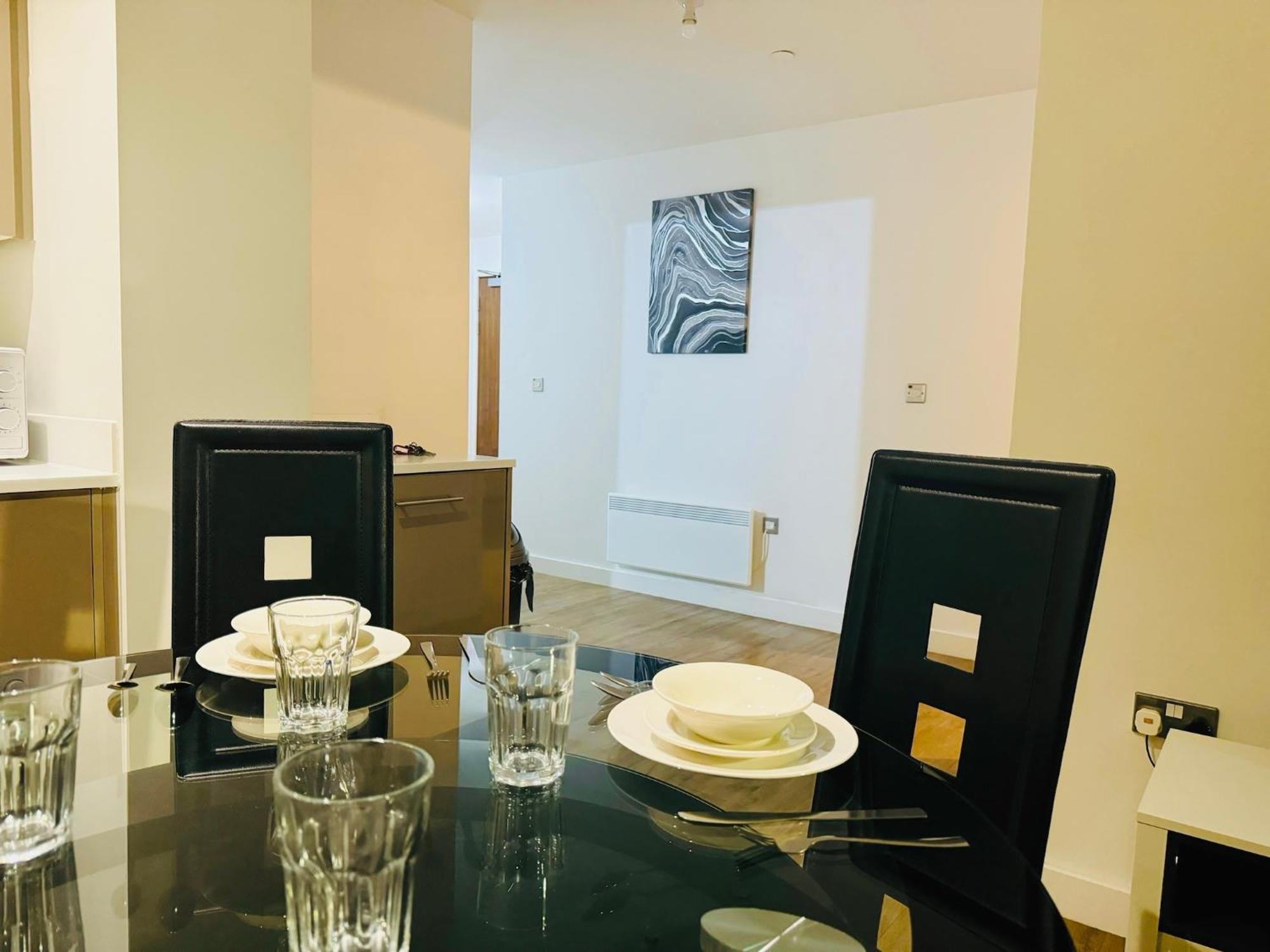 Last-Minute Specials L Book It Now L Sleeps Up To 4 L 2 Bed 2 Bath - Gym - Prime Birmingham Location L Jvt Short Lets ภายนอก รูปภาพ