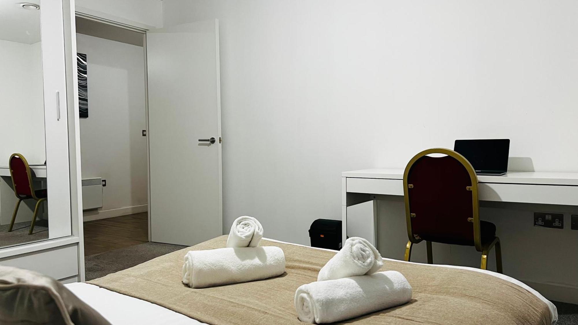 Last-Minute Specials L Book It Now L Sleeps Up To 4 L 2 Bed 2 Bath - Gym - Prime Birmingham Location L Jvt Short Lets ภายนอก รูปภาพ